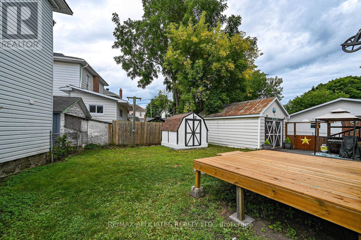 Photo 40 of 8 Winnifred Street N, Smiths Falls ON