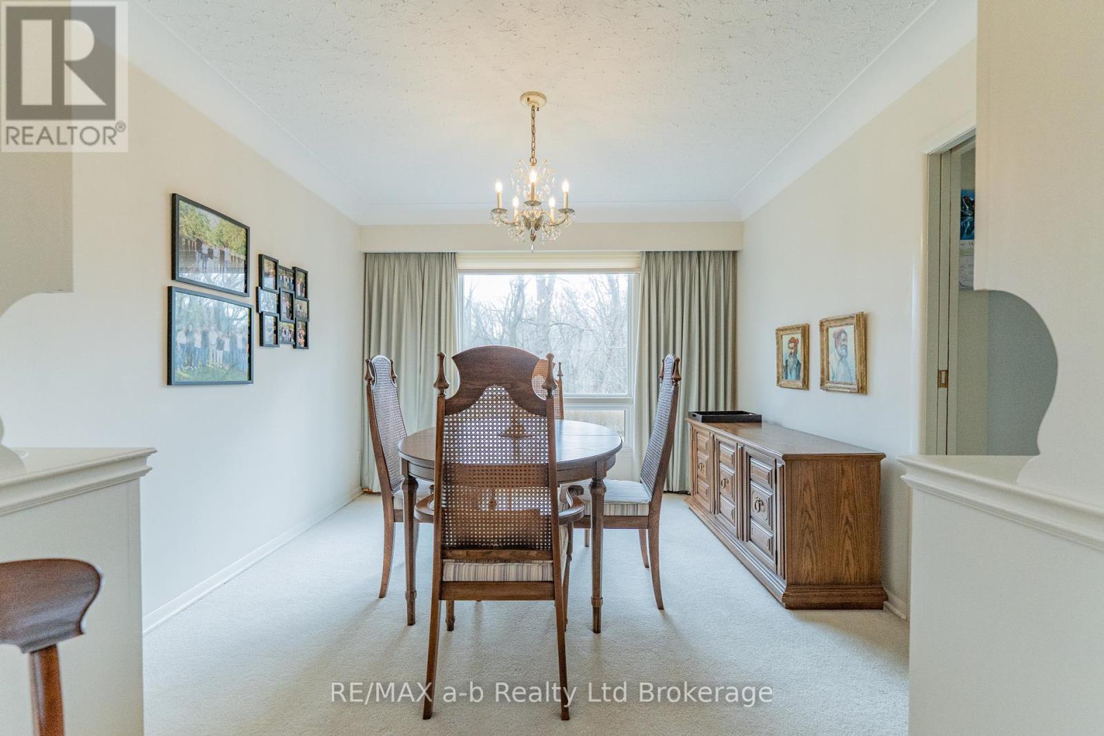 Photo 10 of 41 Parkwood Drive, Tillsonburg ON