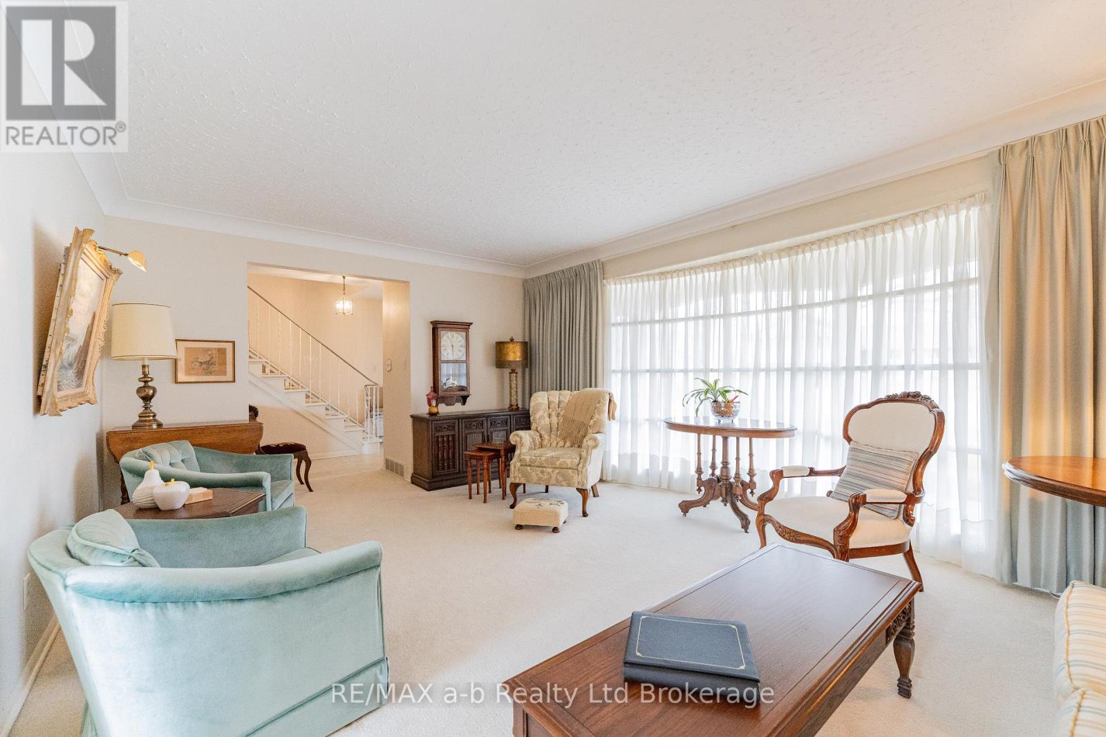 Photo 8 of 41 Parkwood Drive, Tillsonburg ON
