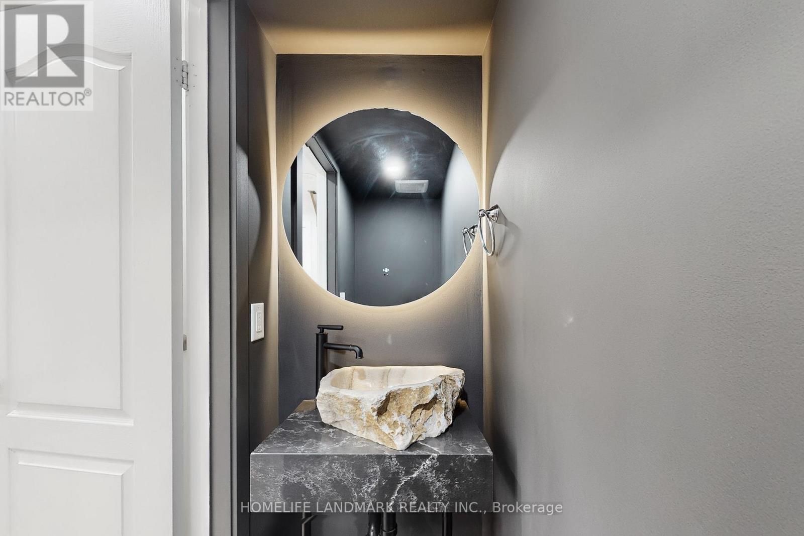 Photo 11 of 2503 30 Westmeath Lane, Markham ON