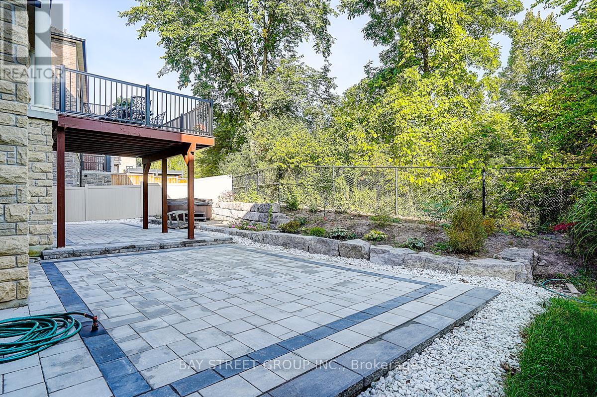Photo 9 of 80 Lady Jessica Dr Drive N, Vaughan ON