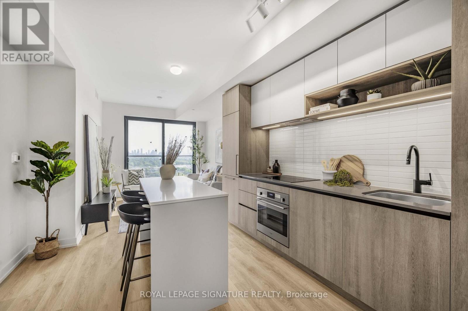 Photo 7 of Lph 11 181 Sterling Road, Toronto ON