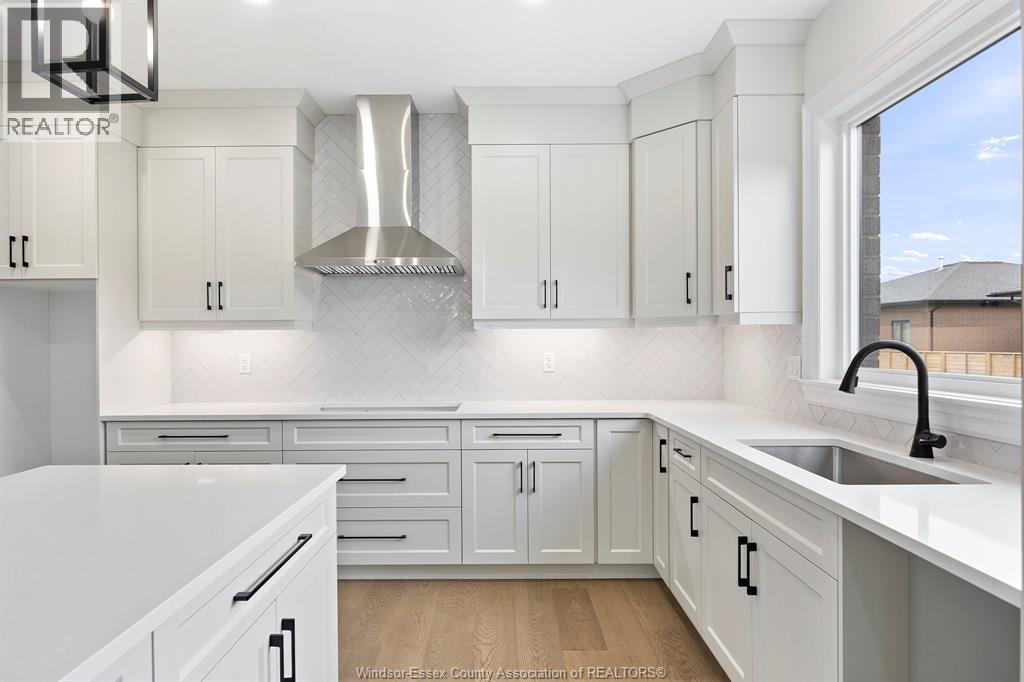 Photo 11 of 545 Orchards Crescent, Windsor ON