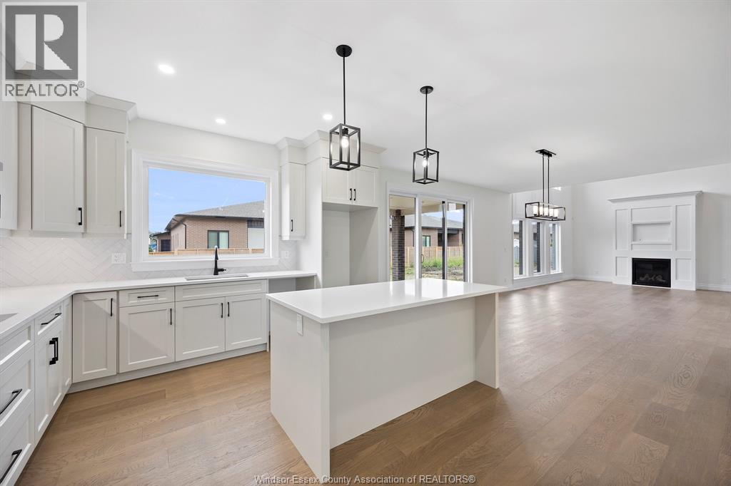 Photo 13 of 545 Orchards Crescent, Windsor ON