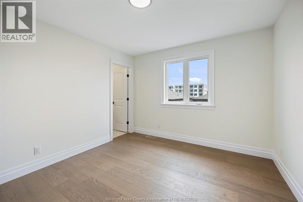 Photo 20 of 545 Orchards Crescent, Windsor ON