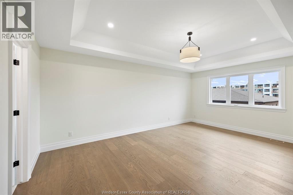 Photo 23 of 545 Orchards Crescent, Windsor ON