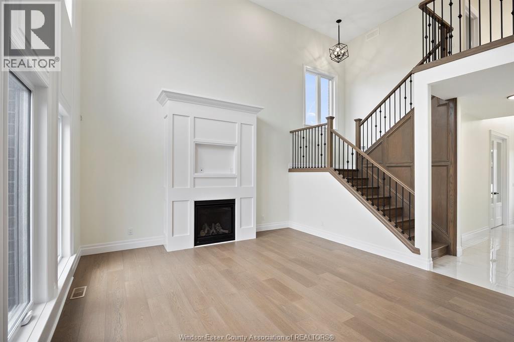 Photo 7 of 545 Orchards Crescent, Windsor ON