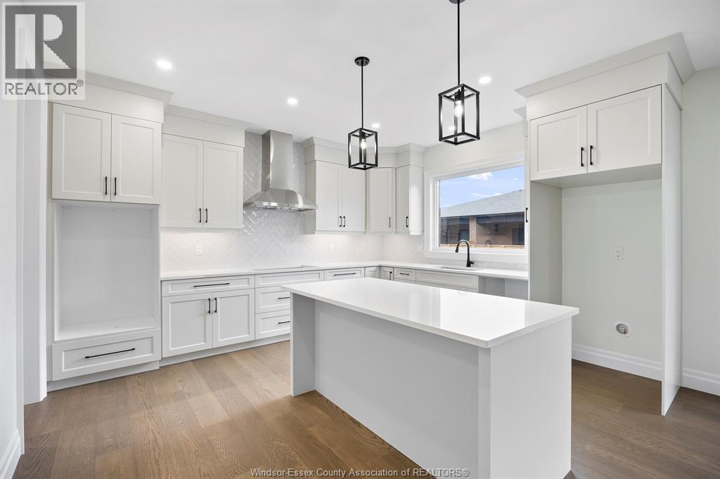Photo 9 of 545 Orchards Crescent, Windsor ON