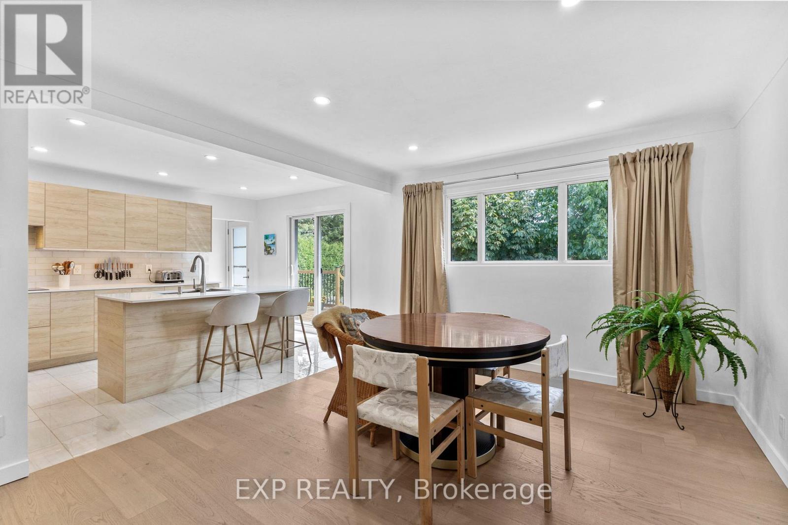 Photo 10 of 1502 Farnsworth Avenue, Ottawa ON