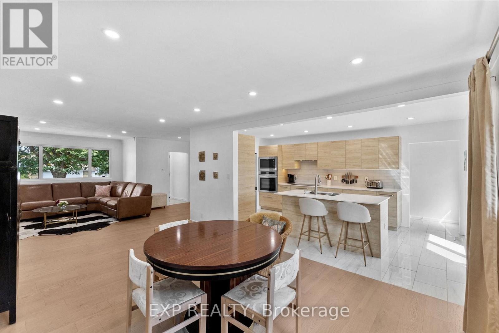 Photo 11 of 1502 Farnsworth Avenue, Ottawa ON