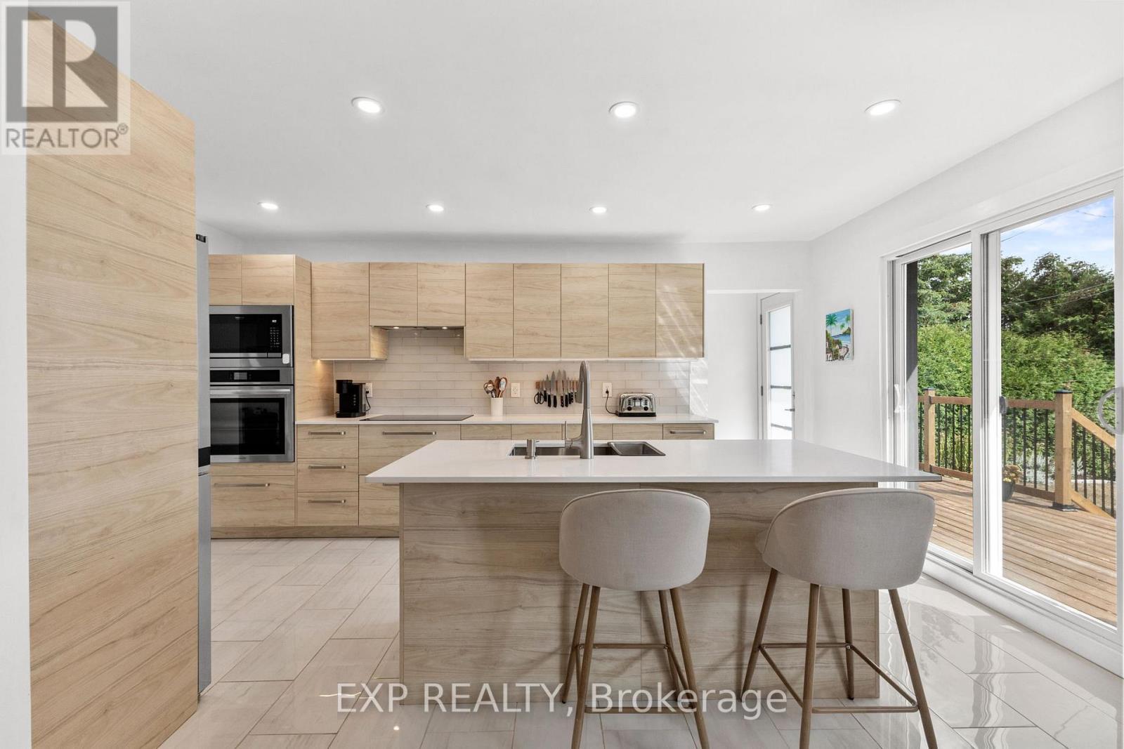 Photo 13 of 1502 Farnsworth Avenue, Ottawa ON