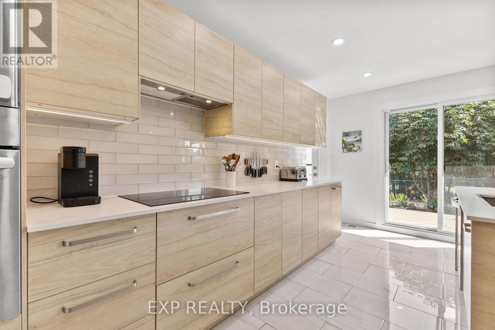 Photo 17 of 1502 Farnsworth Avenue, Ottawa ON