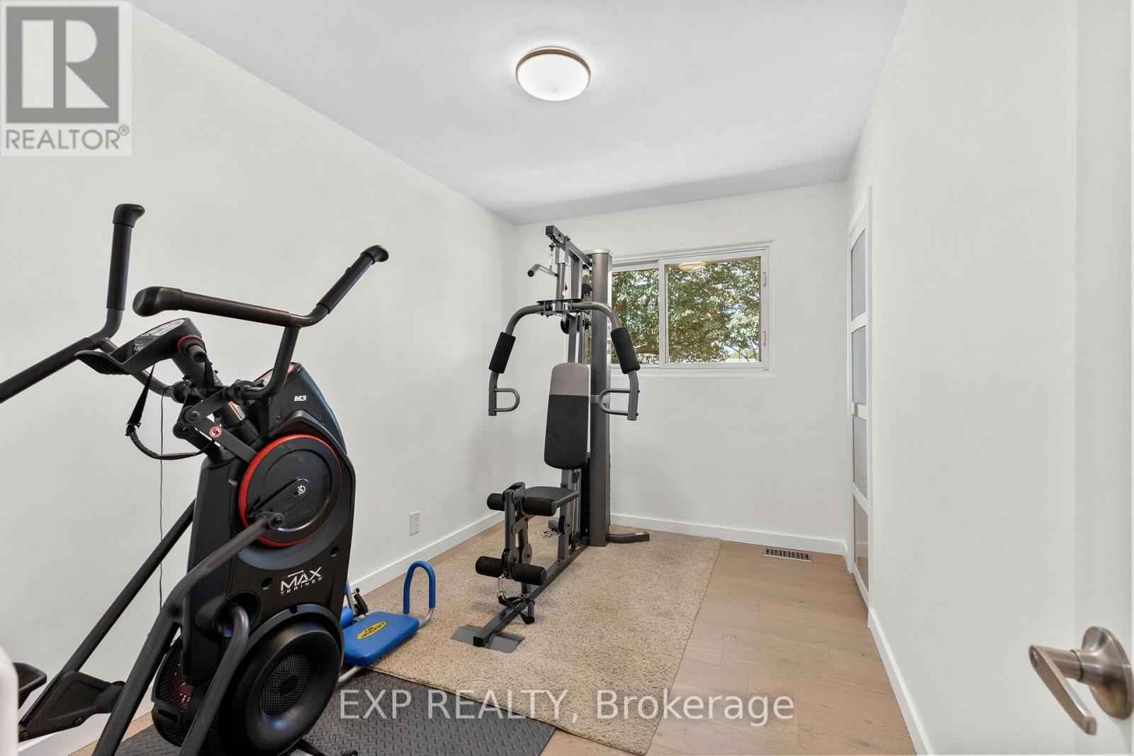 Photo 21 of 1502 Farnsworth Avenue, Ottawa ON