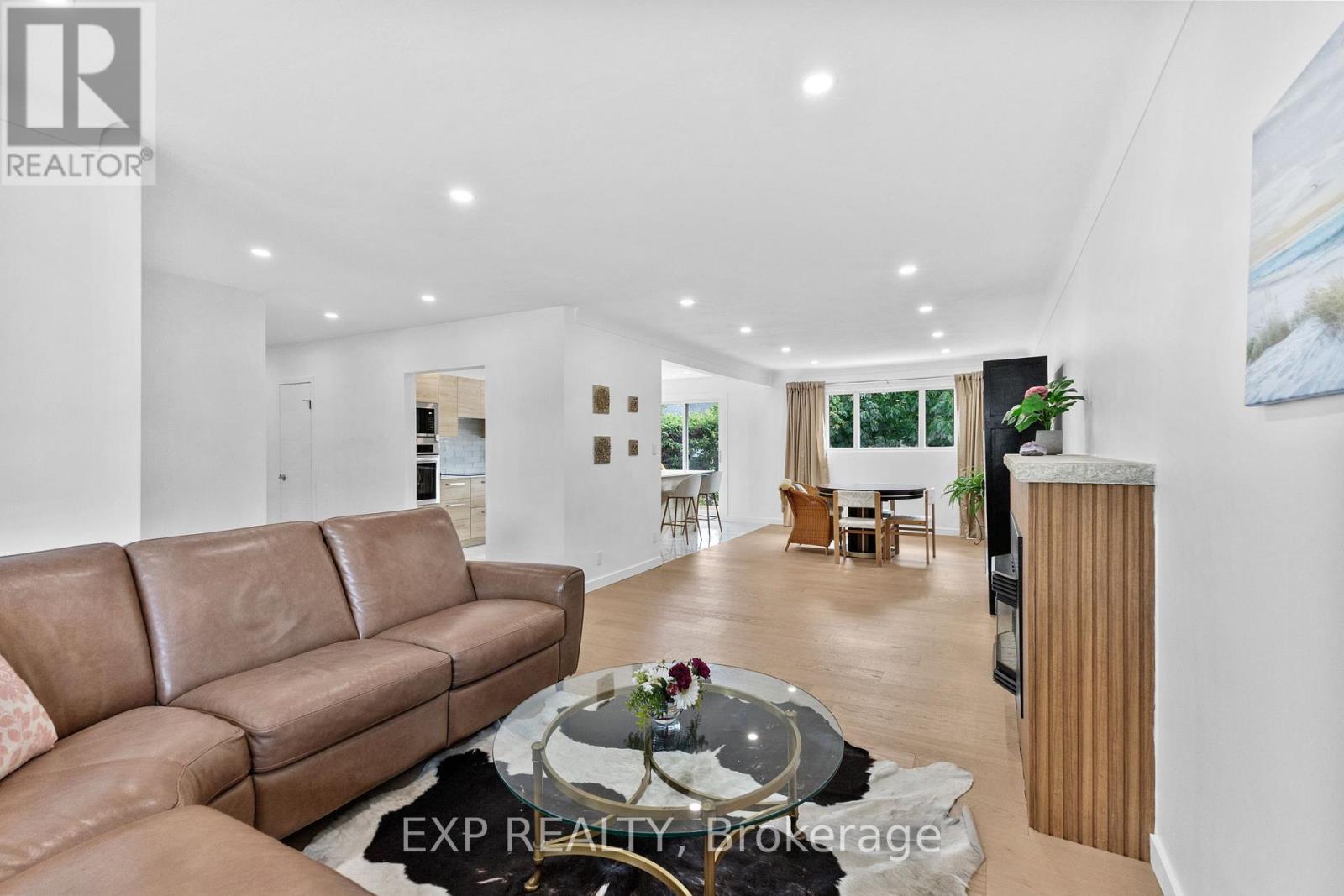 Photo 7 of 1502 Farnsworth Avenue, Ottawa ON