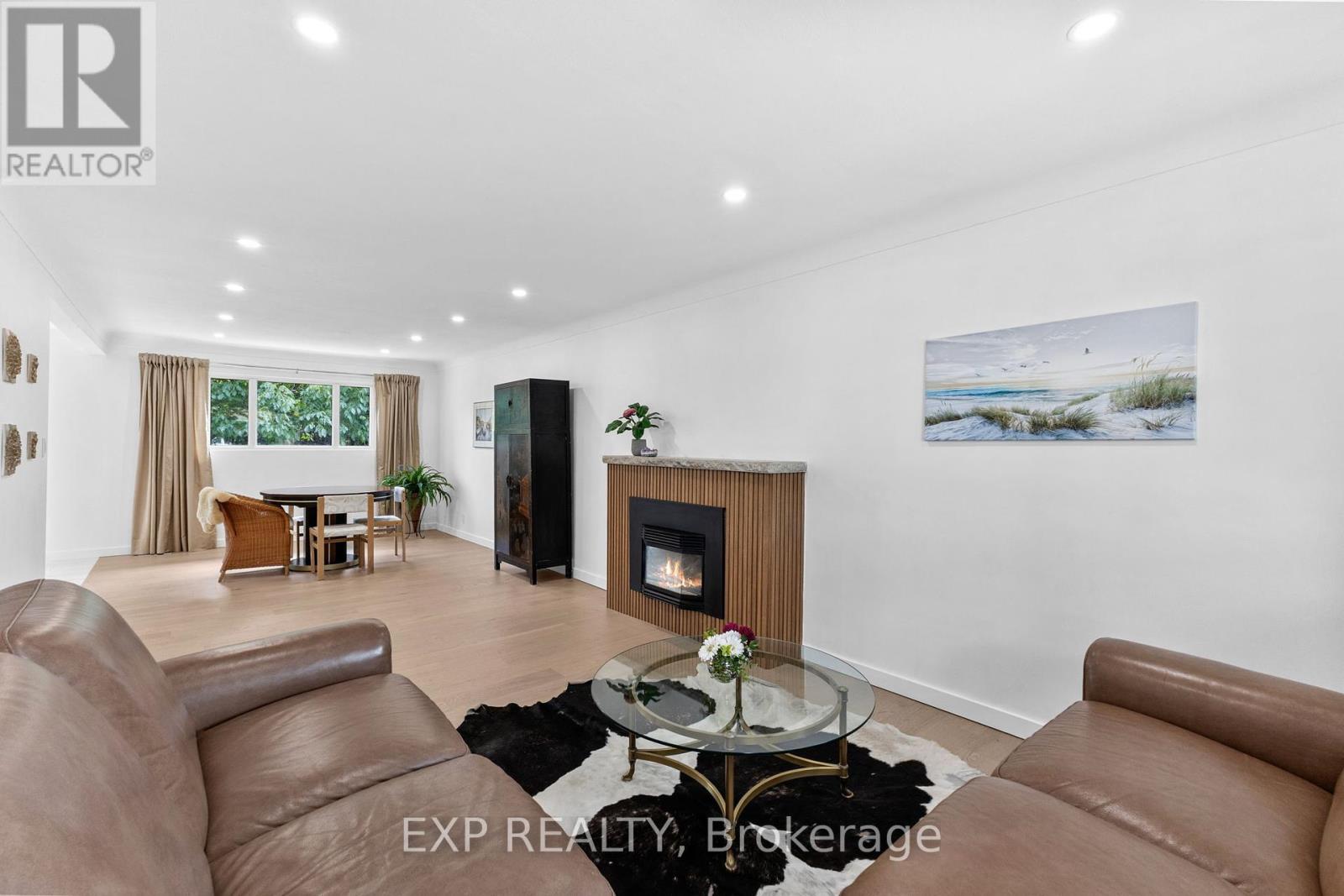 Photo 8 of 1502 Farnsworth Avenue, Ottawa ON