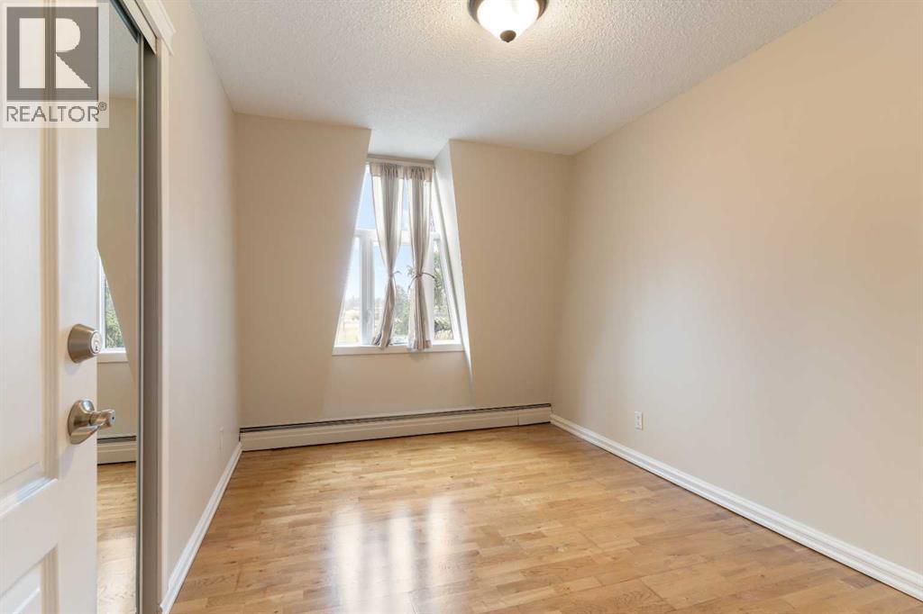 Photo 31 of 301 332 Cedar Crescent Sw, Calgary AB