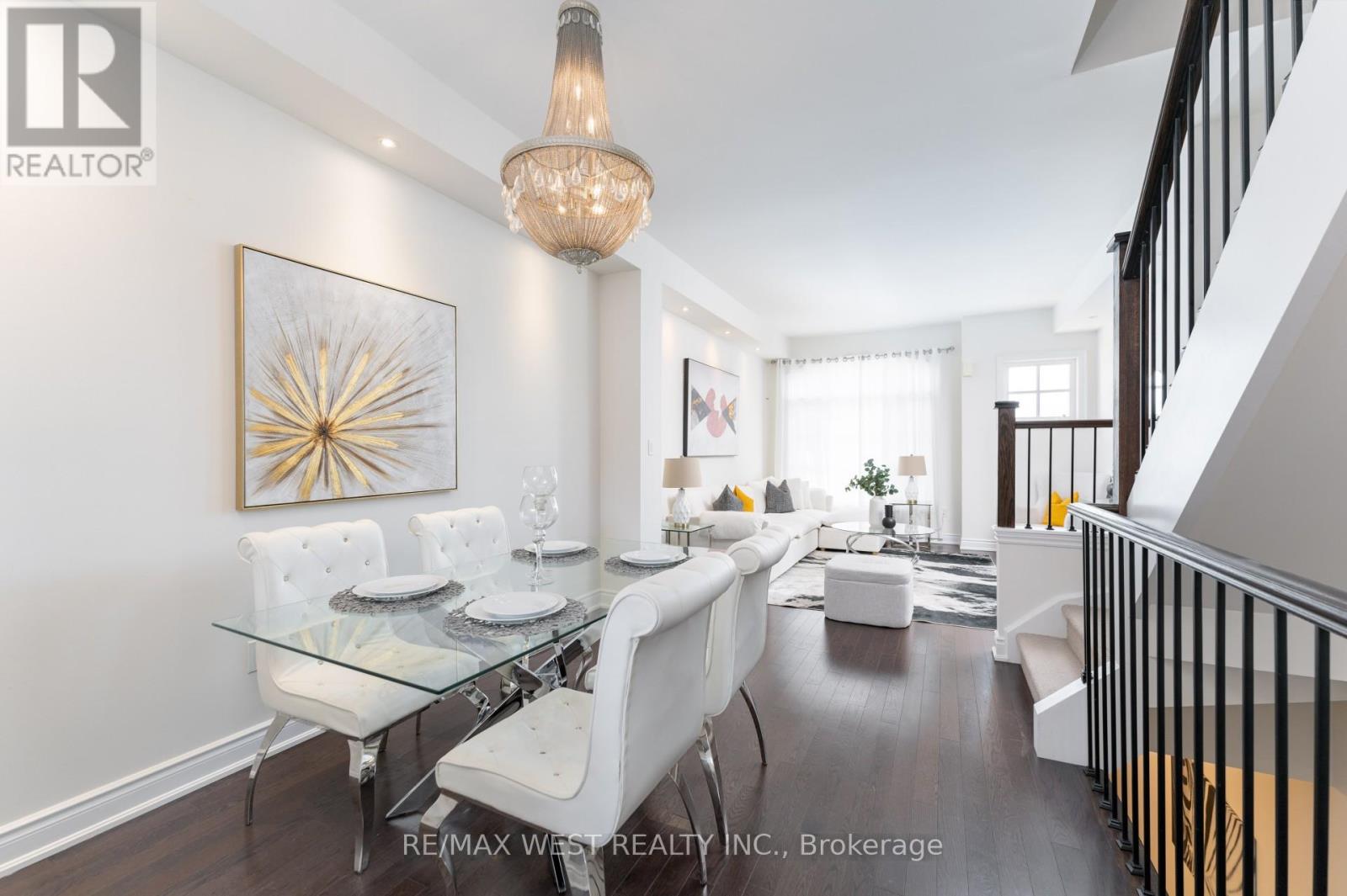 Photo 1 of 19 2172 Trafalgar Road, Oakville ON