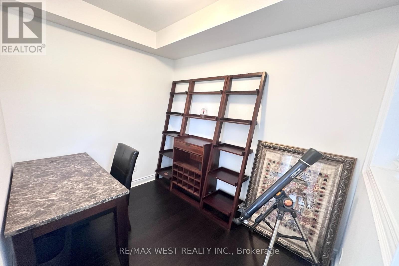 Photo 6 of 19 2172 Trafalgar Road, Oakville ON