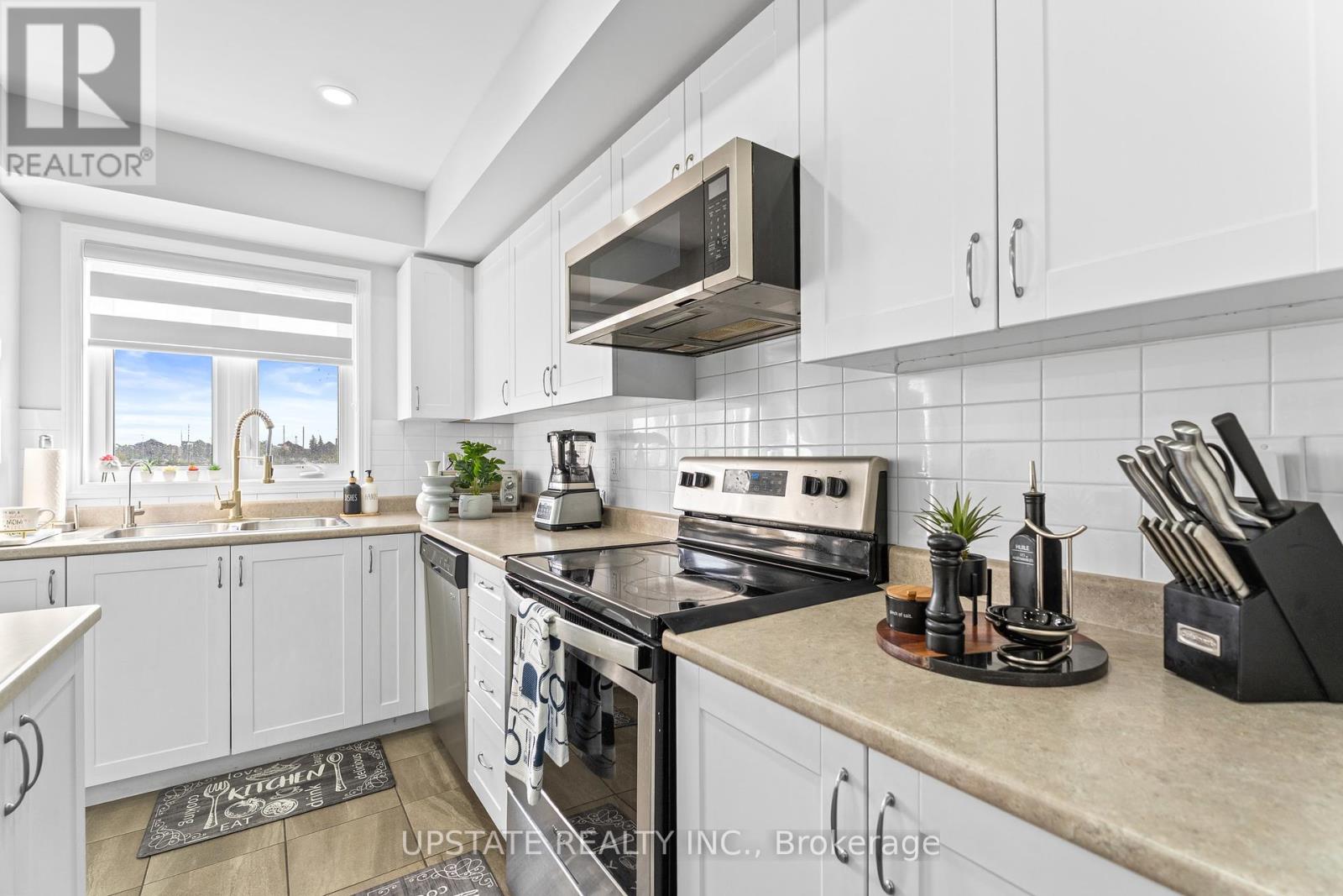 Photo 14 of 37 250 Sunny Meadow Boulevard, Brampton ON