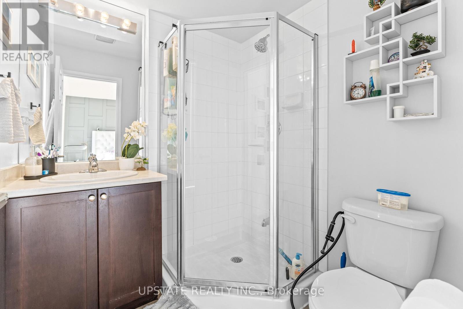 Photo 25 of 37 250 Sunny Meadow Boulevard, Brampton ON