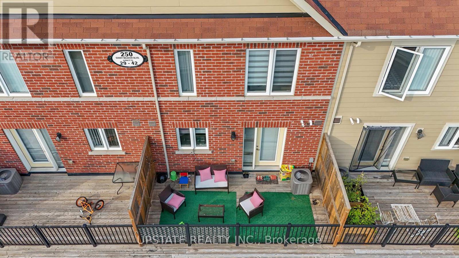 Photo 36 of 37 250 Sunny Meadow Boulevard, Brampton ON