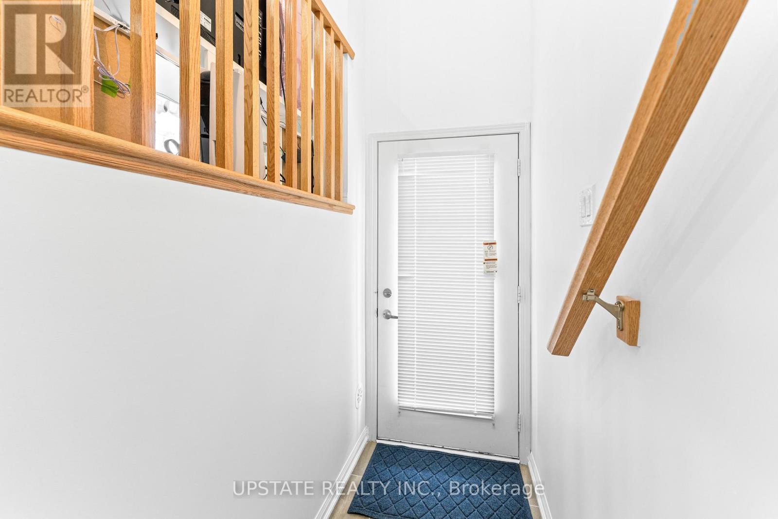 Photo 3 of 37 250 Sunny Meadow Boulevard, Brampton ON