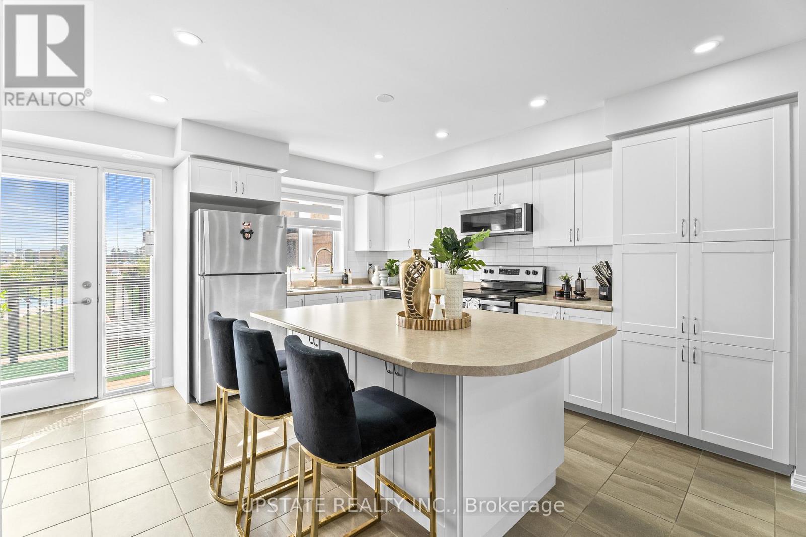 Photo 12 of 37 250 Sunny Meadow Boulevard, Brampton ON