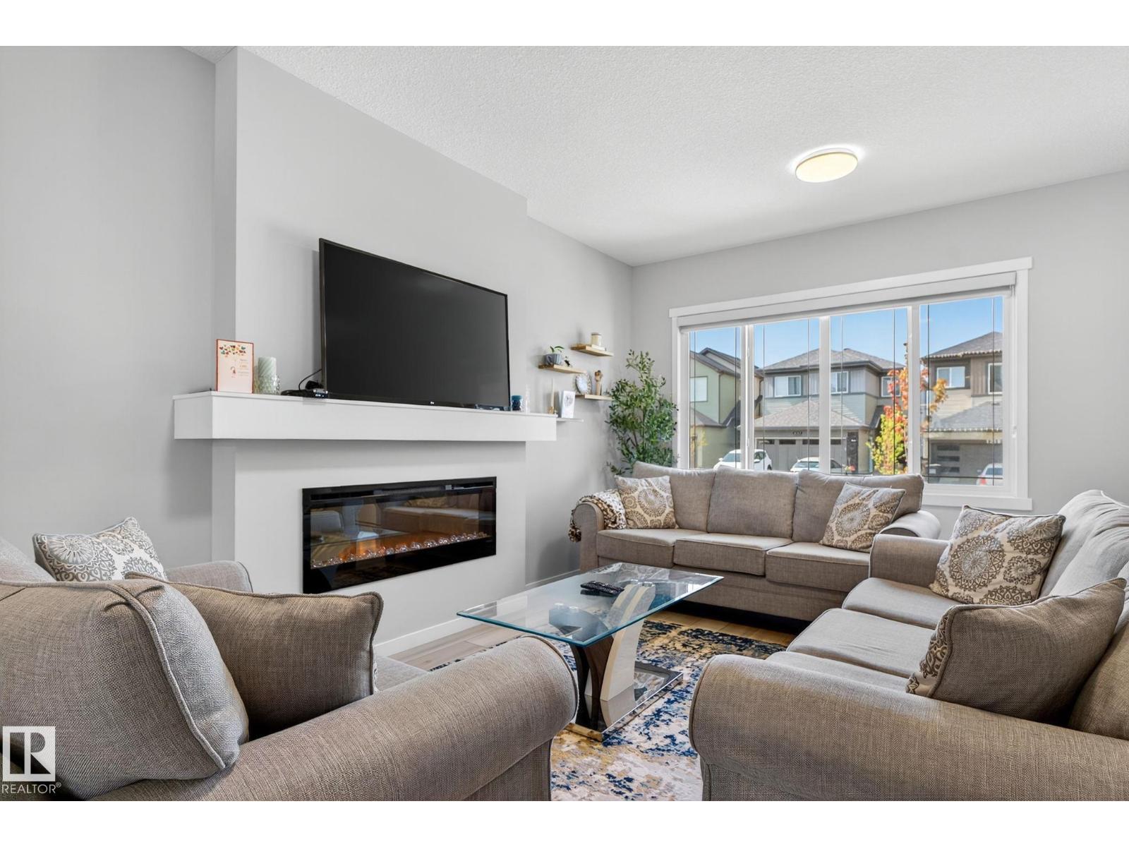 Photo 10 of 1213 16 A St Nw Nw, Edmonton AB