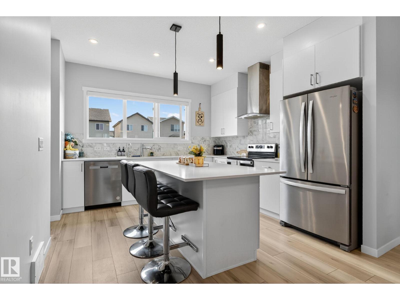 Photo 15 of 1213 16 A St Nw Nw, Edmonton AB