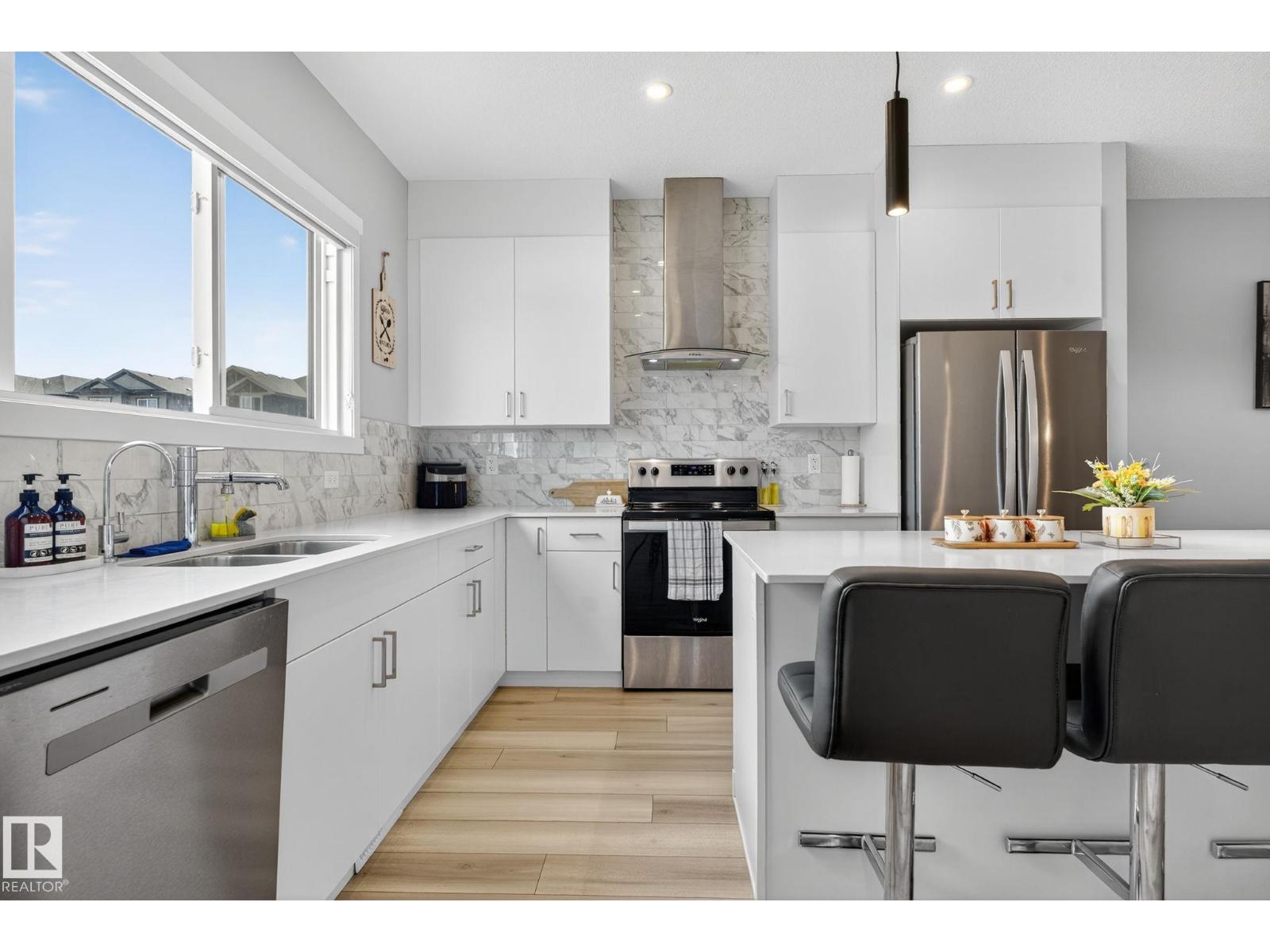Photo 17 of 1213 16 A St Nw Nw, Edmonton AB