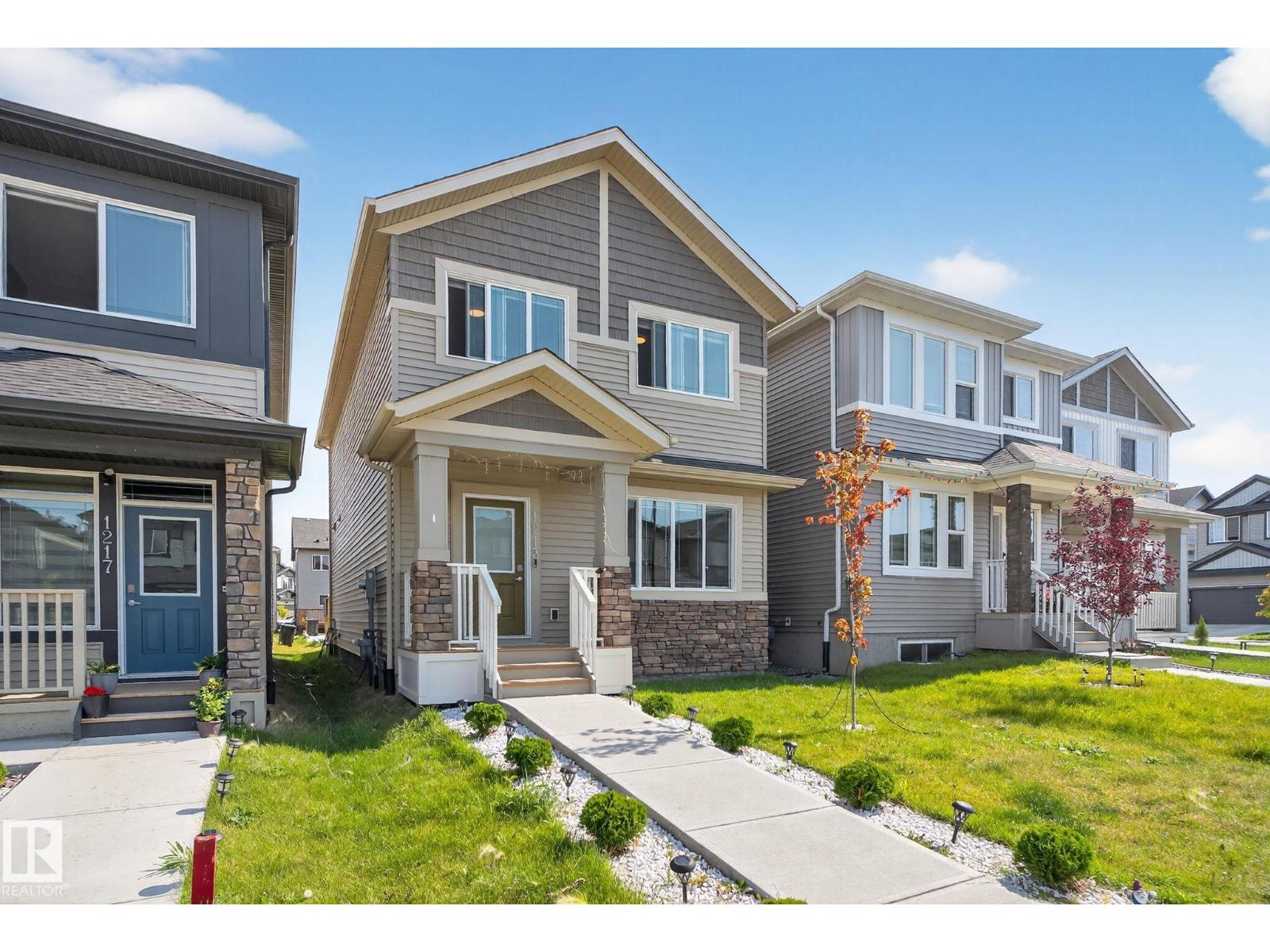 Photo 3 of 1213 16 A St Nw Nw, Edmonton AB