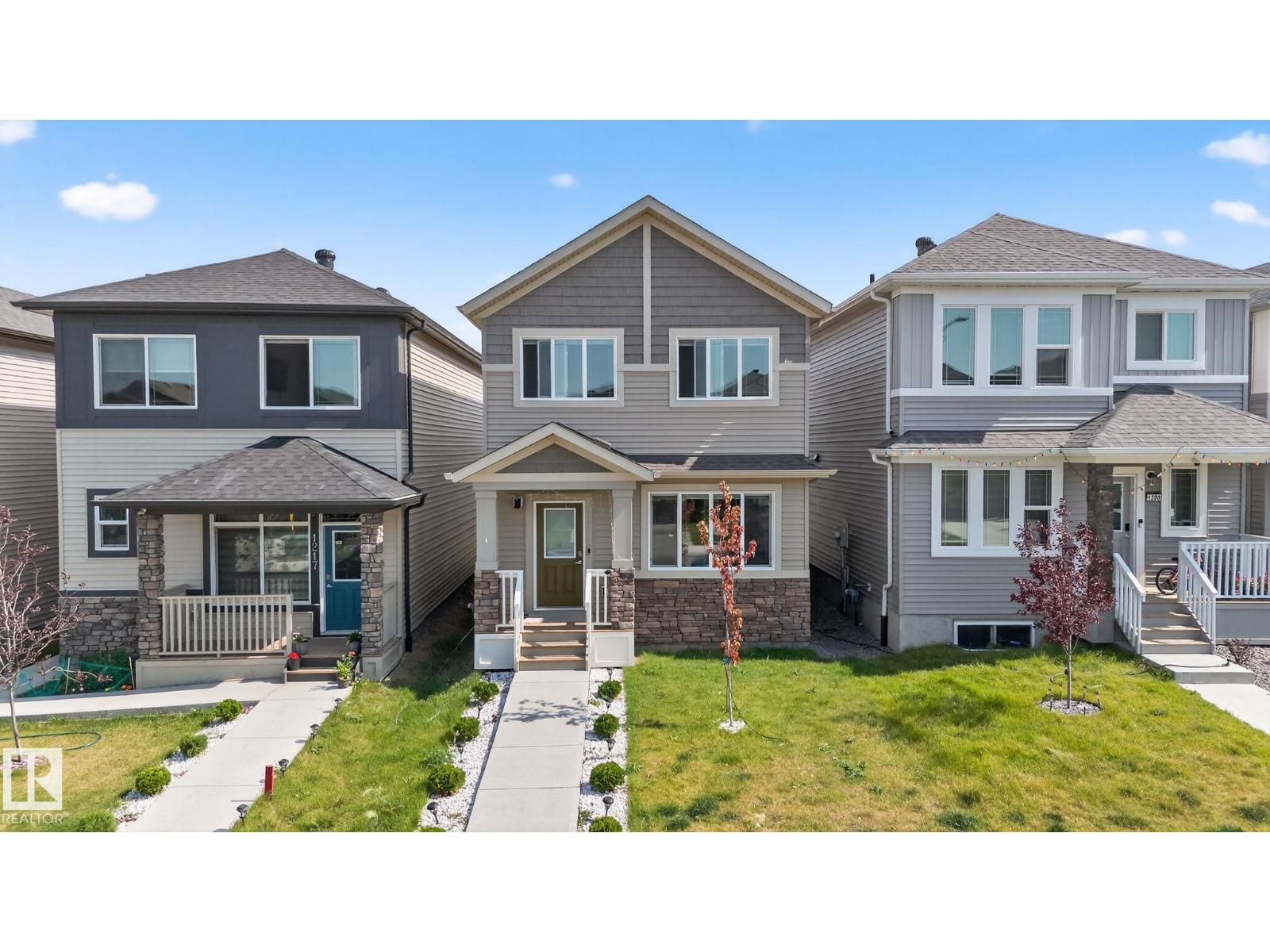 Photo 4 of 1213 16 A St Nw Nw, Edmonton AB