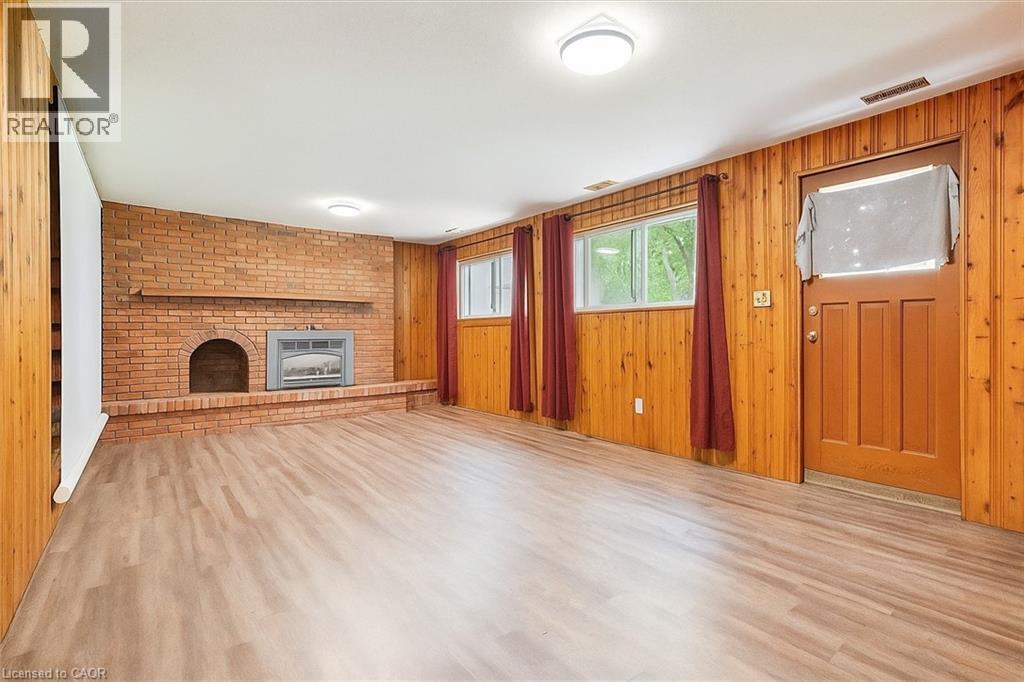 Photo 13 of 4498 Ontario Street, Beamsville ON
