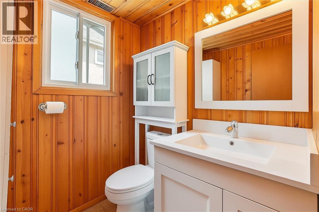 Photo 17 of 4498 Ontario Street, Beamsville ON