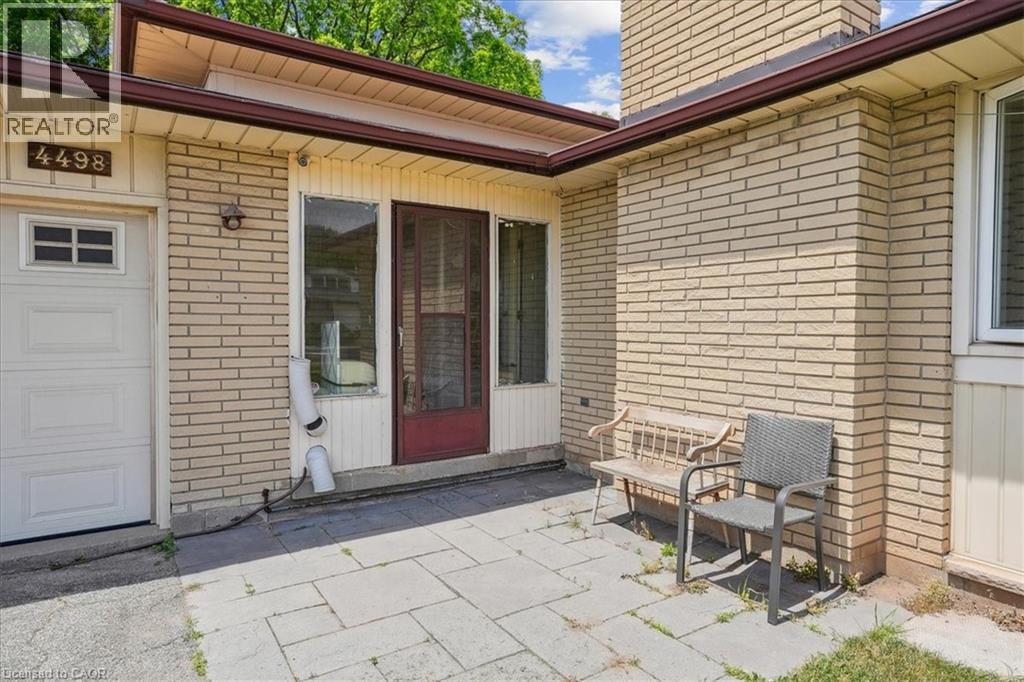 Photo 4 of 4498 Ontario Street, Beamsville ON
