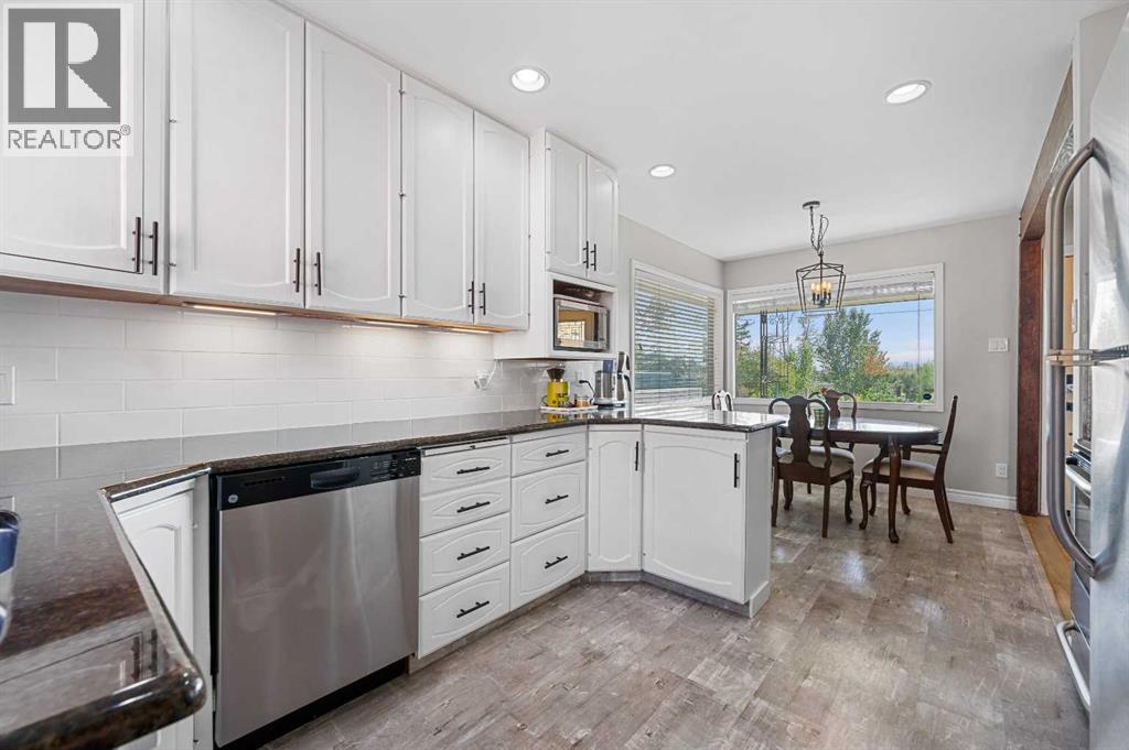 Photo 18 of 18 Cornell Place Nw, Calgary AB
