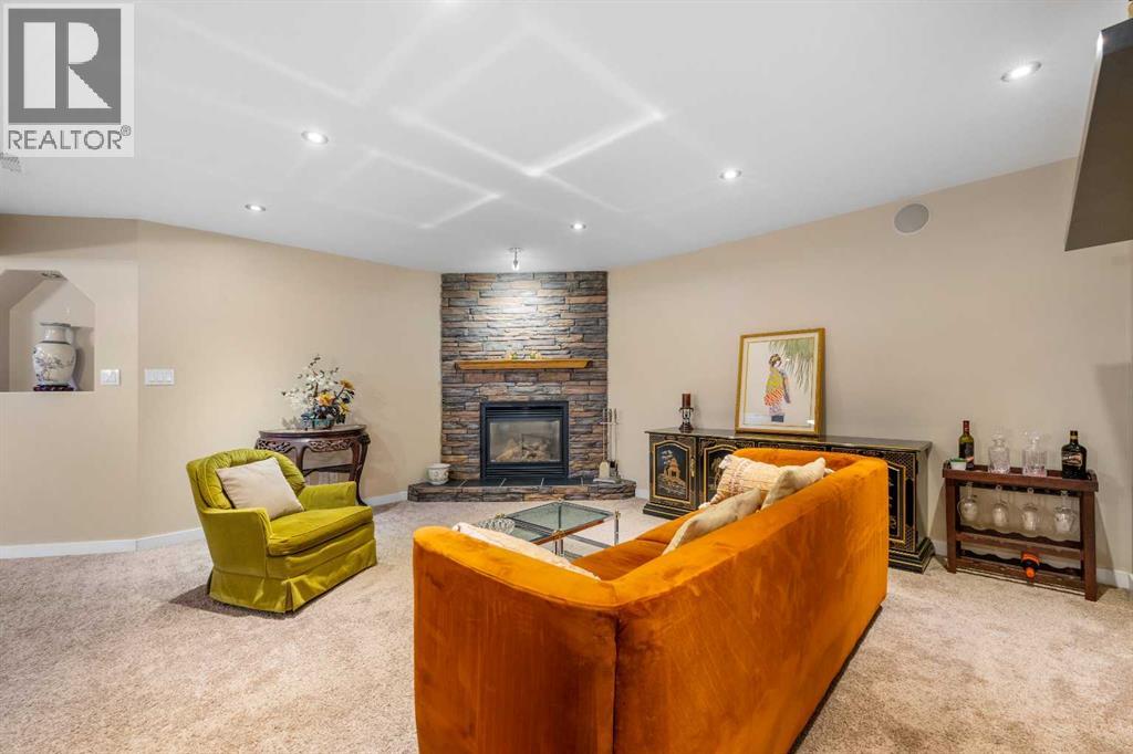 Photo 33 of 18 Cornell Place Nw, Calgary AB