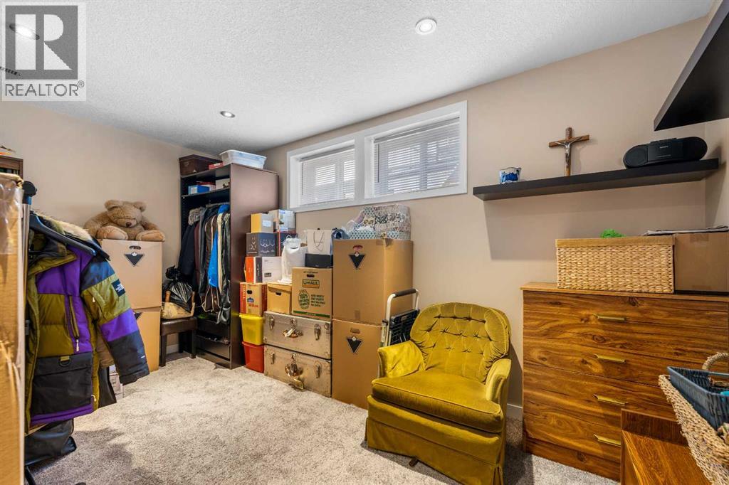 Photo 38 of 18 Cornell Place Nw, Calgary AB