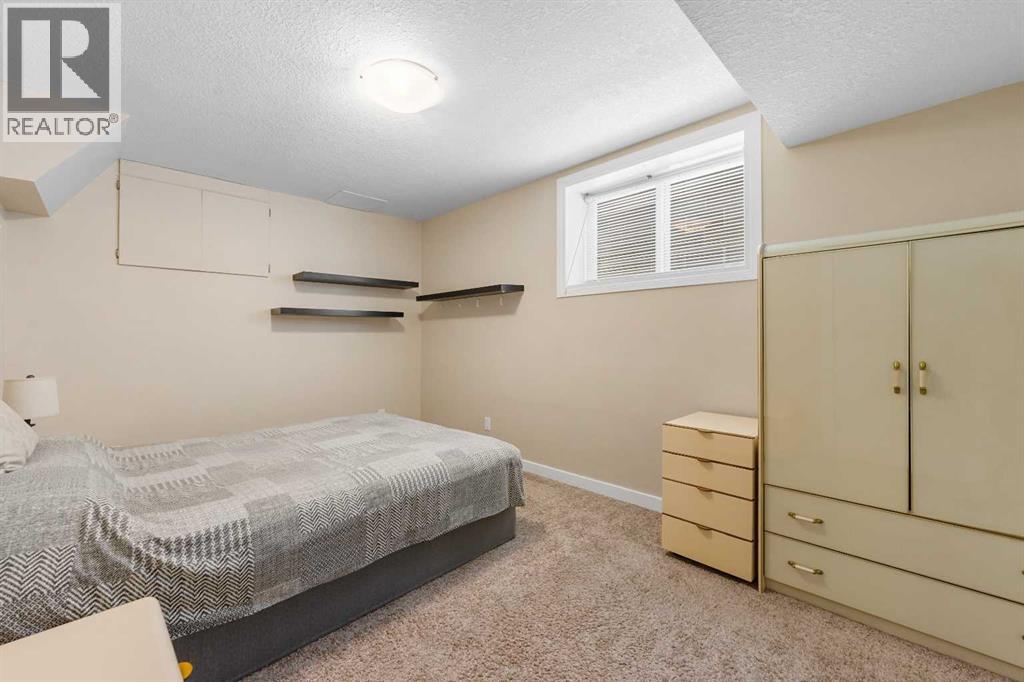 Photo 39 of 18 Cornell Place Nw, Calgary AB