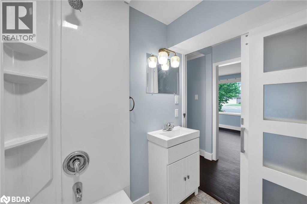 Photo 13 of 37 Tottenham Road, Alliston ON