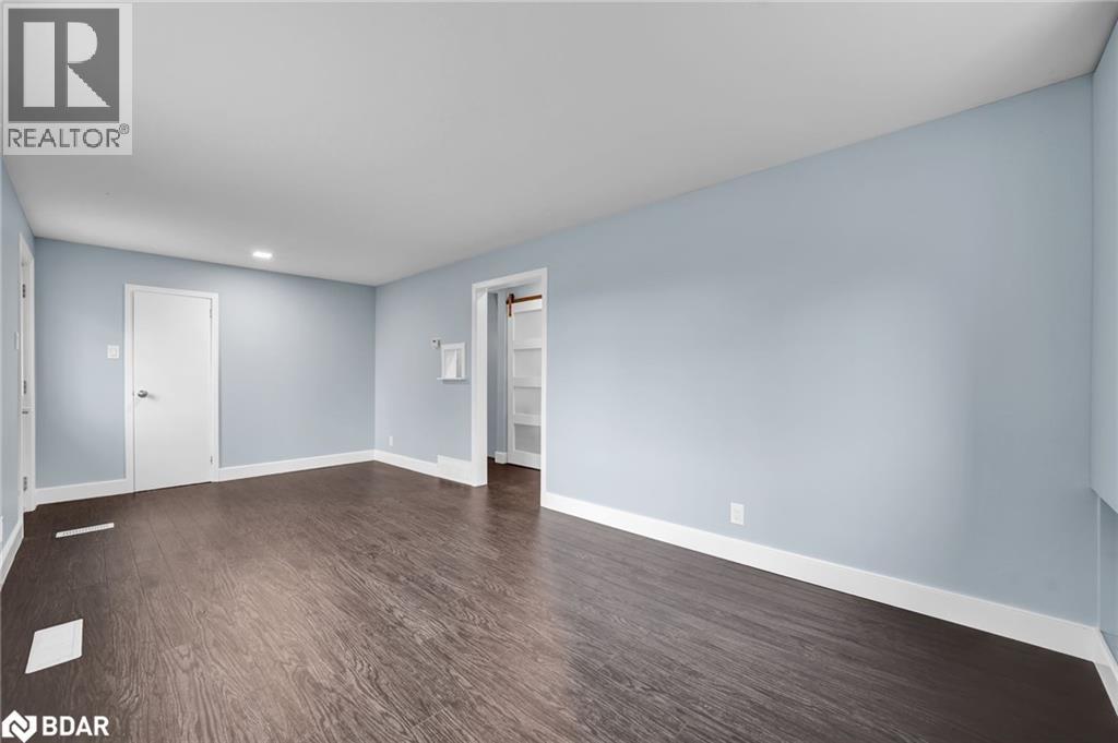 Photo 15 of 37 Tottenham Road, Alliston ON