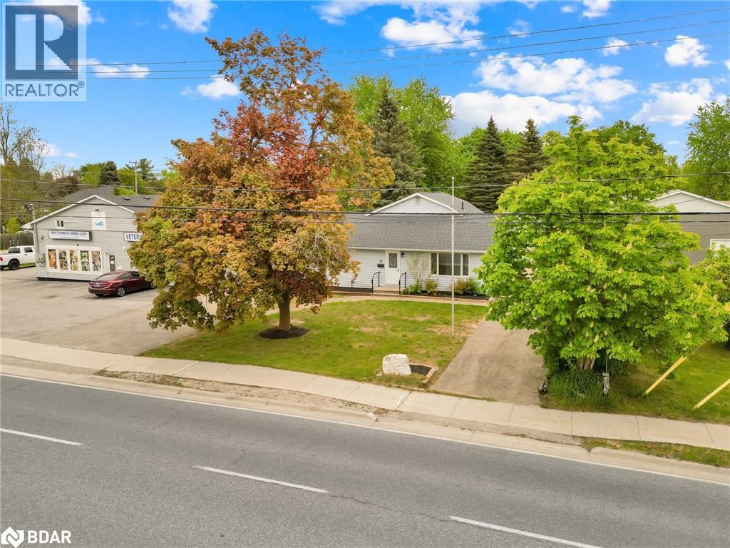 Photo 3 of 37 Tottenham Road, Alliston ON