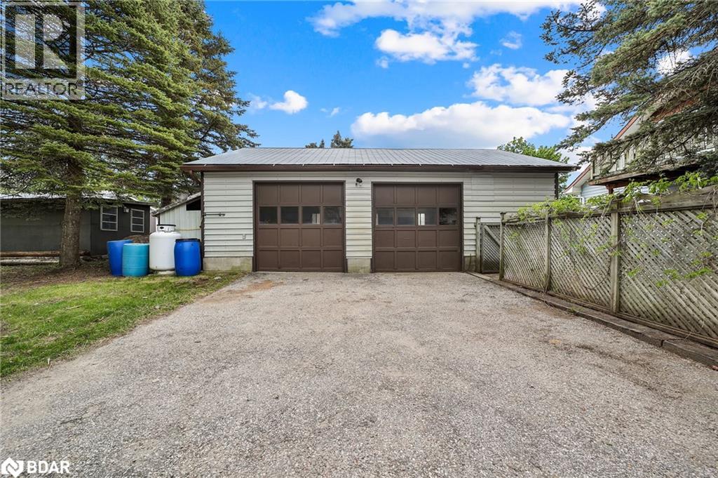 Photo 31 of 37 Tottenham Road, Alliston ON