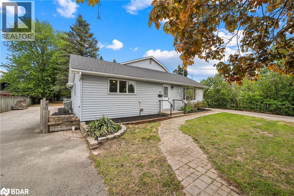 Photo 4 of 37 Tottenham Road, Alliston ON