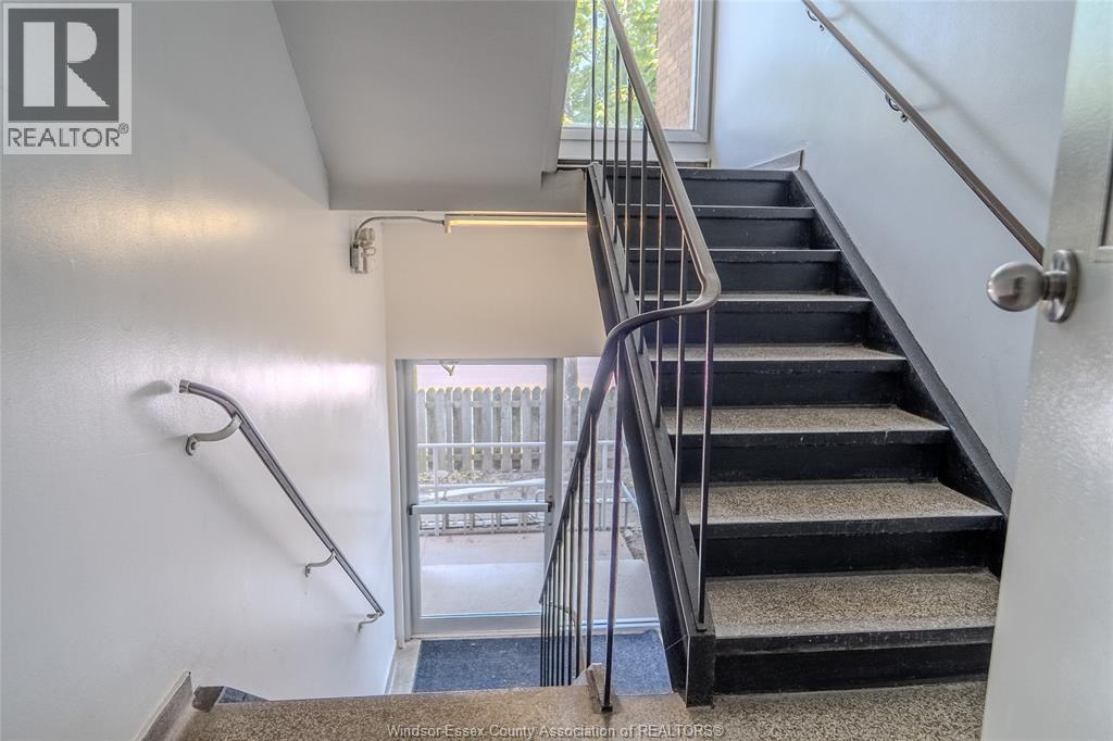 Photo 14 of 6630 Wyandotte Street East, Windsor ON