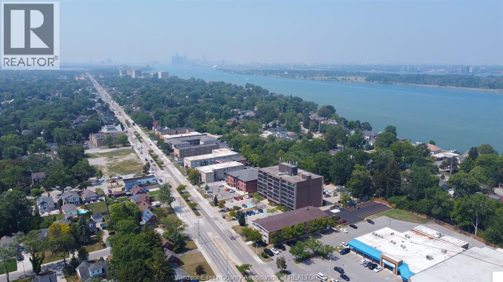 Photo 17 of 6630 Wyandotte Street East, Windsor ON