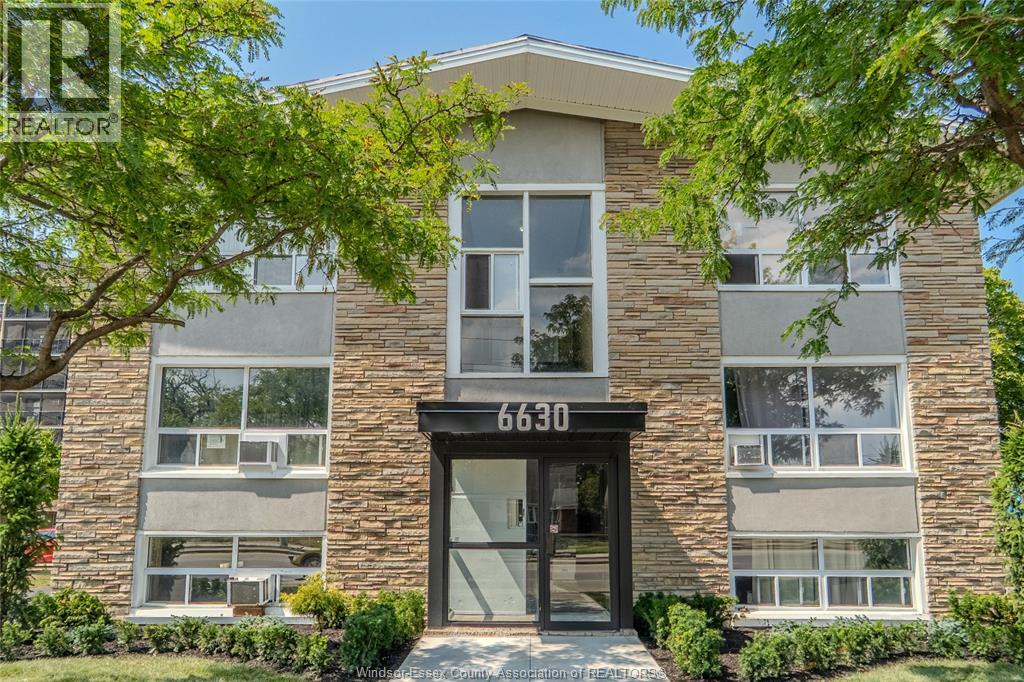 Photo 2 of 6630 Wyandotte Street East, Windsor ON