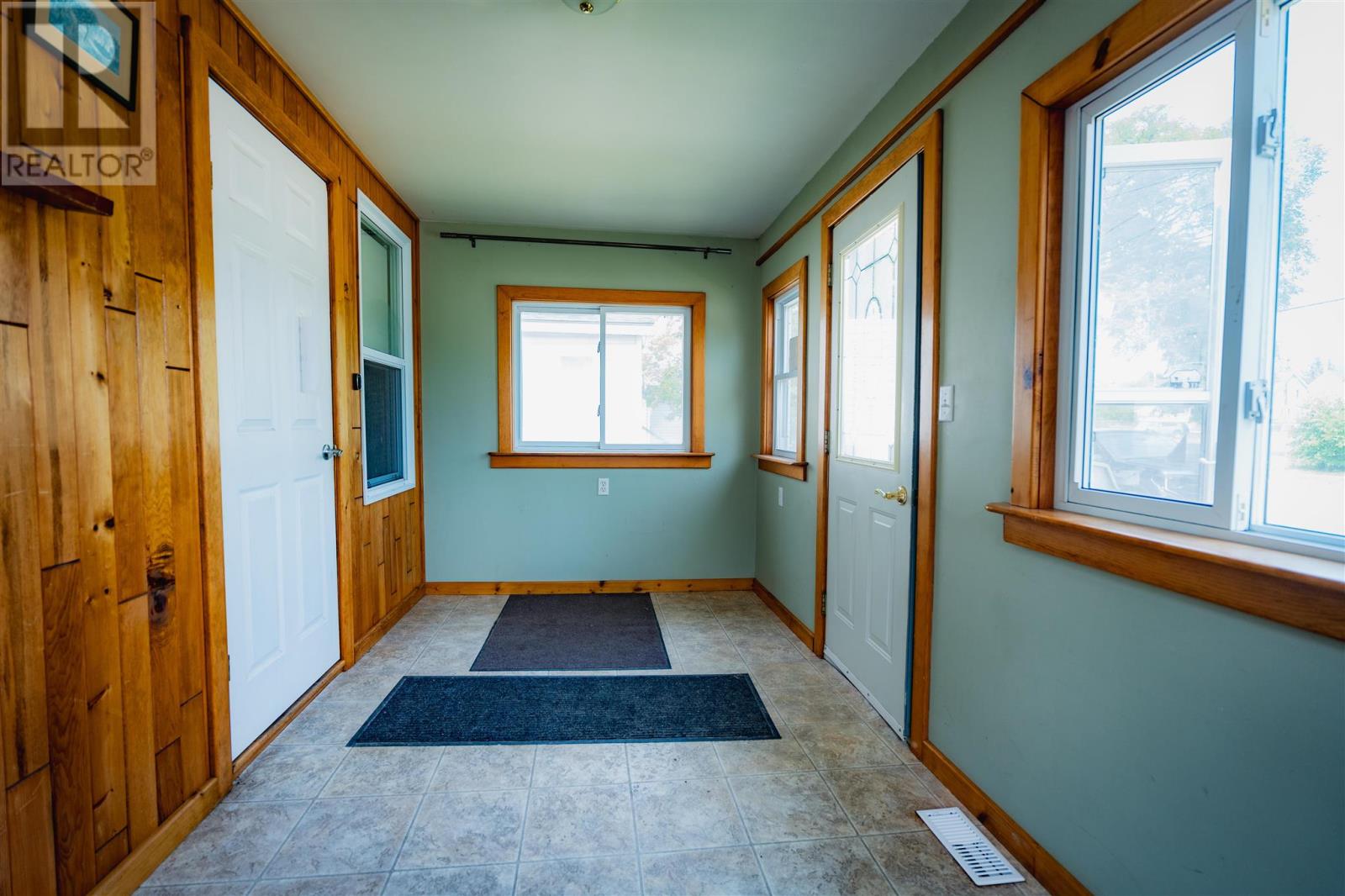 Photo 4 of 391 Douglas St, Sault Ste Marie ON