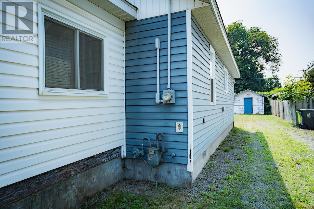 Photo 3 of 391 Douglas St, Sault Ste Marie ON