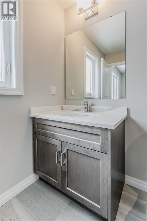 Photo 18 of 82 Quarry Park Drive, Kitchener ON